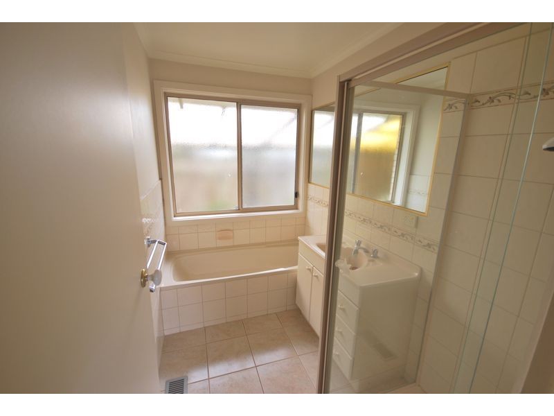 21 Bruce Street, Cranbourne VIC 3977