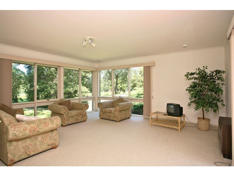 98 Browns Road, Cranbourne South VIC 3977