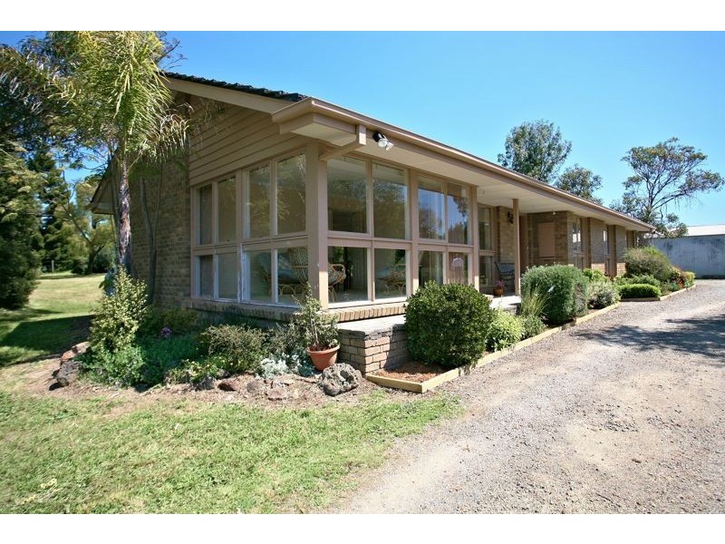 98 Browns Road, Cranbourne South VIC 3977