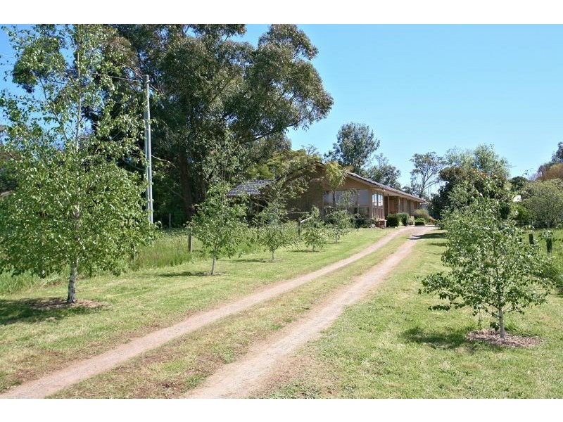 98 Browns Road, Cranbourne South VIC 3977