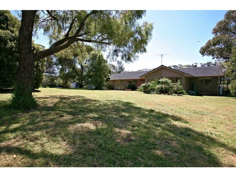 98 Browns Road, Cranbourne South VIC 3977