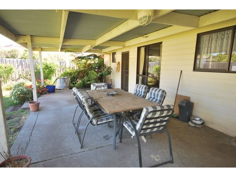 16 Chomley Street, Cranbourne VIC 3977