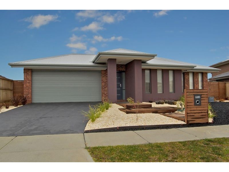 37 Station Creek Way, Cranbourne South VIC 3977