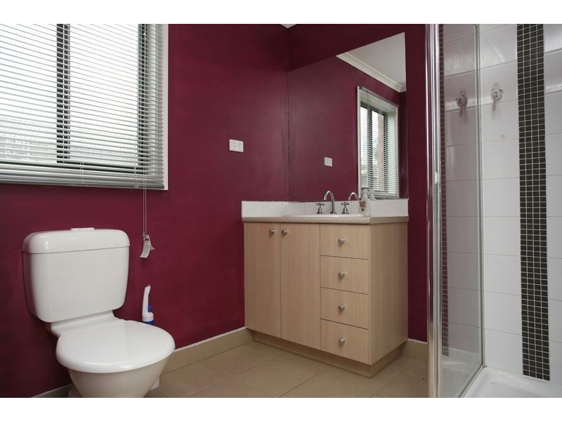 10 Lahinch Grove, Cranbourne VIC 3977