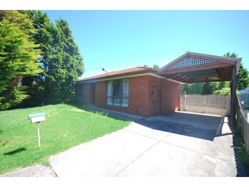 13 Plaistow Court, Cranbourne North VIC 3977