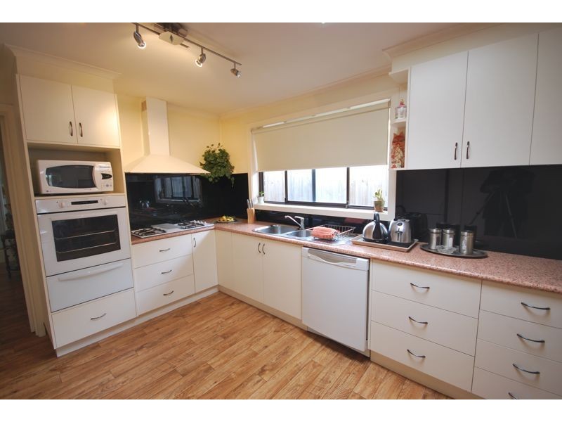 82 Clarendon Street, Cranbourne VIC 3977