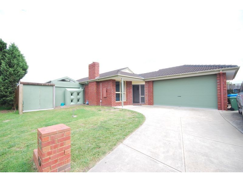 15 Bartolo Court, Cranbourne North VIC 3977