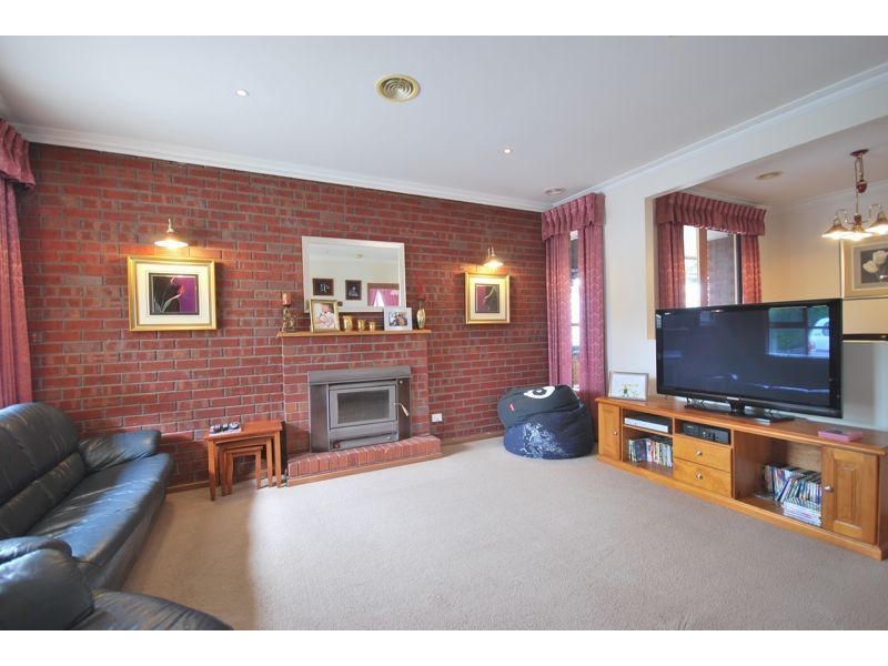 15 Bartolo Court, Cranbourne North VIC 3977