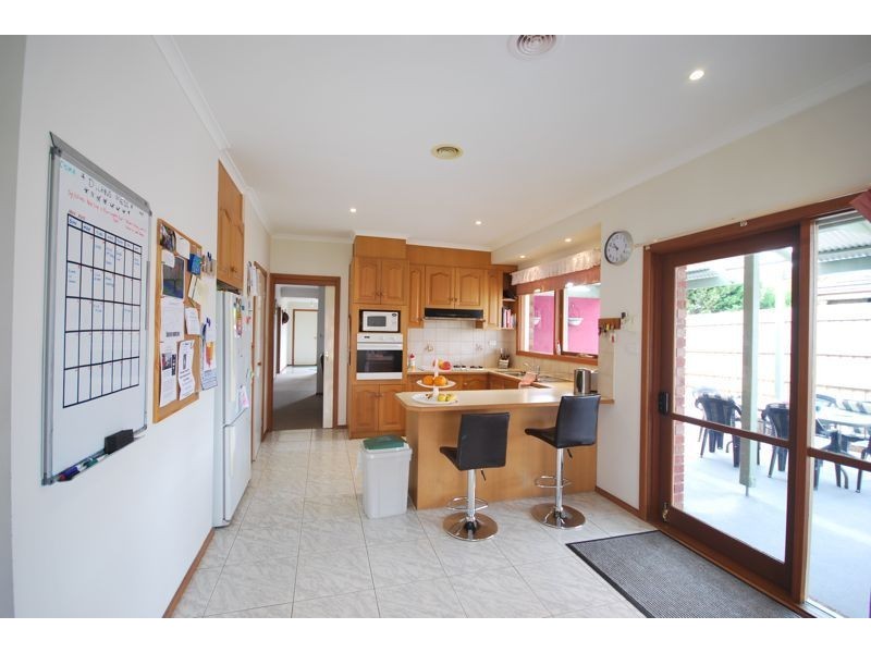 15 Bartolo Court, Cranbourne North VIC 3977