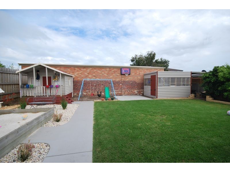 15 Bartolo Court, Cranbourne North VIC 3977