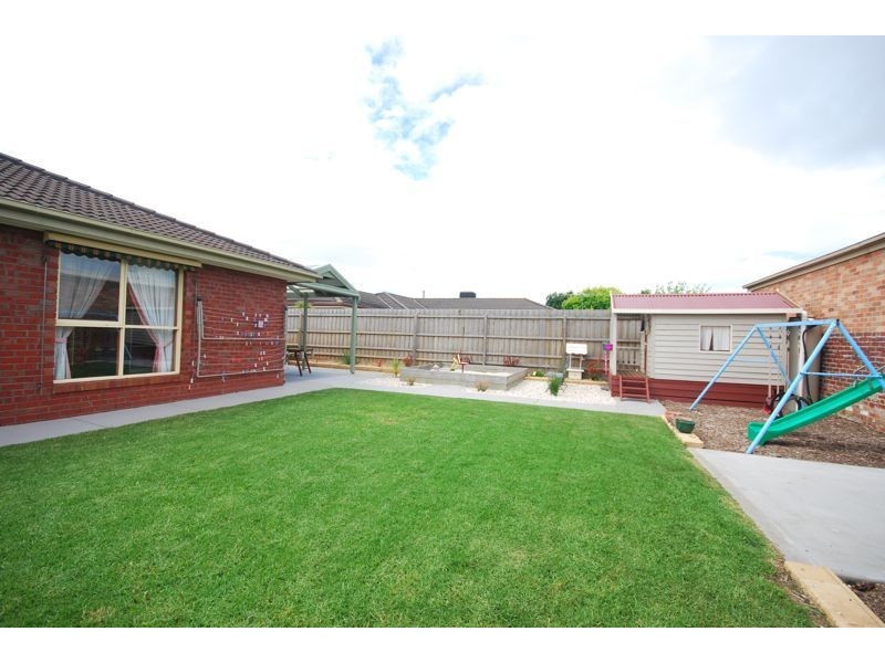 15 Bartolo Court, Cranbourne North VIC 3977