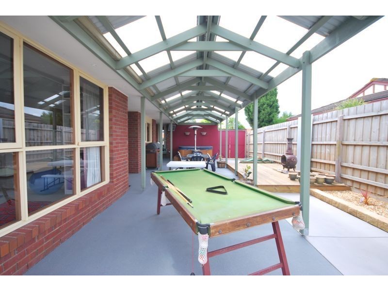 15 Bartolo Court, Cranbourne North VIC 3977