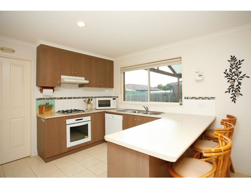 6 Hope Court, Cranbourne West VIC 3977