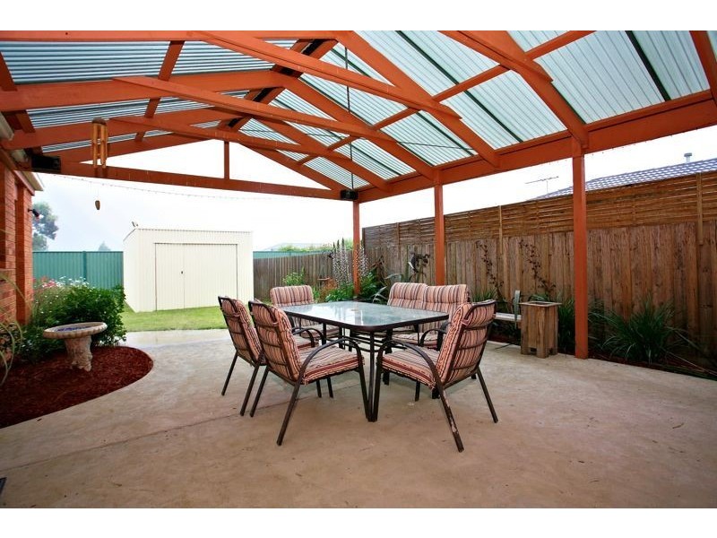 6 Hope Court, Cranbourne West VIC 3977