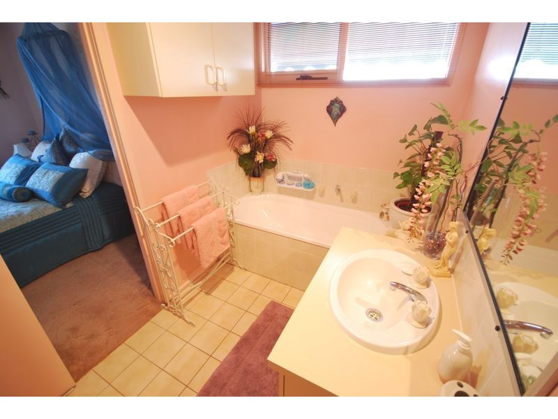 Cranbourne North VIC 3977