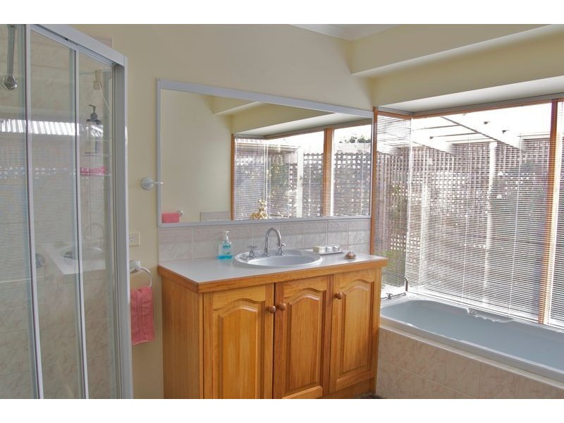 21 Stevensons Road, Cranbourne VIC 3977