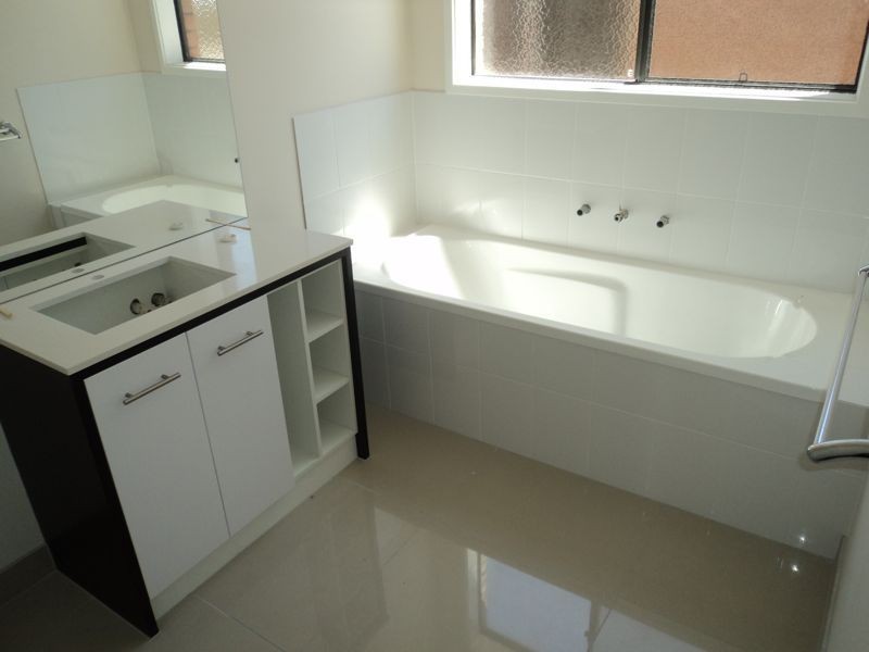 94 William Thwaites Boulevard, Cranbourne North VIC 3977