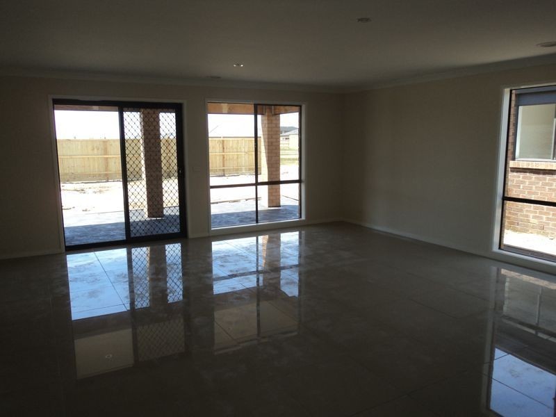 94 William Thwaites Boulevard, Cranbourne North VIC 3977