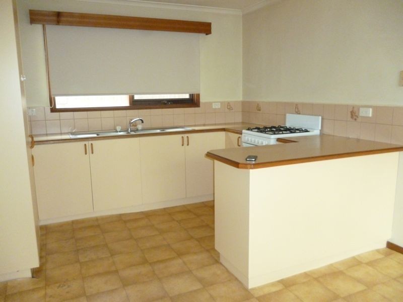 1/15 Arnold Street, Cranbourne VIC 3977