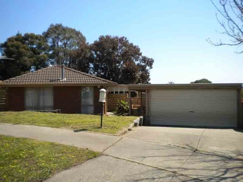 11 Edgerton Court, Hampton Park VIC 3976