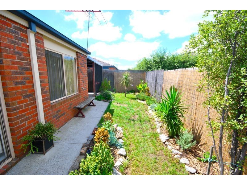 14 Nariel Place, Cranbourne West VIC 3977