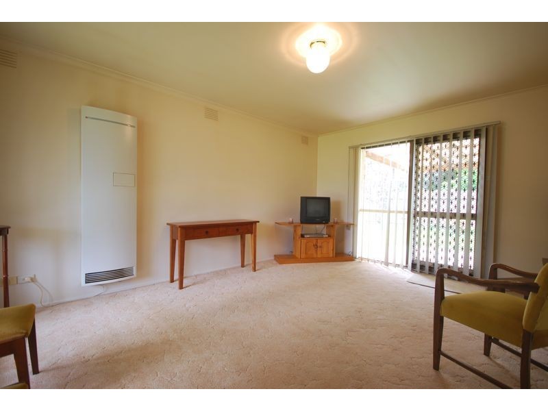 2/10 Lecky Street, Cranbourne VIC 3977