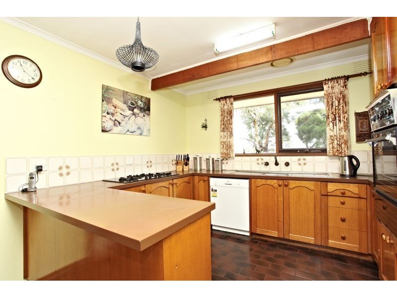 82 Endeavour Drive, Cranbourne North VIC 3977