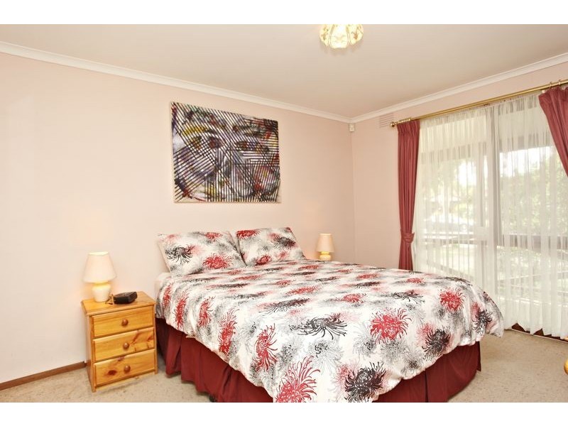 82 Endeavour Drive, Cranbourne North VIC 3977
