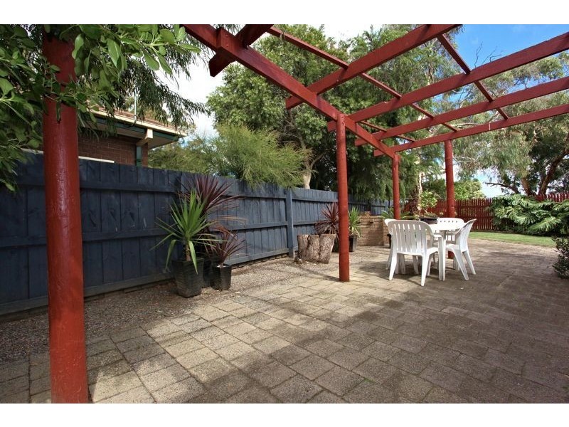 82 Endeavour Drive, Cranbourne North VIC 3977