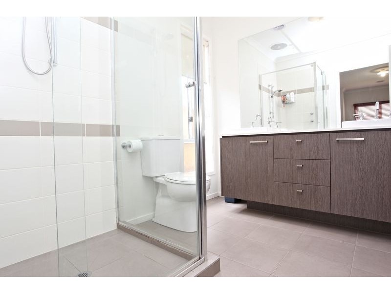 26 Mannavue Boulevard, Cranbourne North VIC 3977