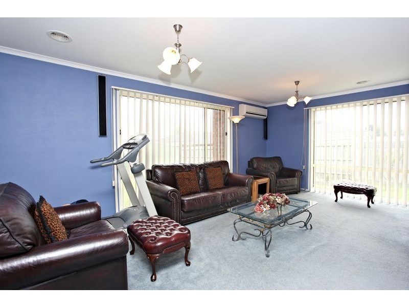 9 Shadi Court, Cranbourne West VIC 3977