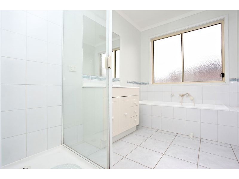 9 Shadi Court, Cranbourne West VIC 3977