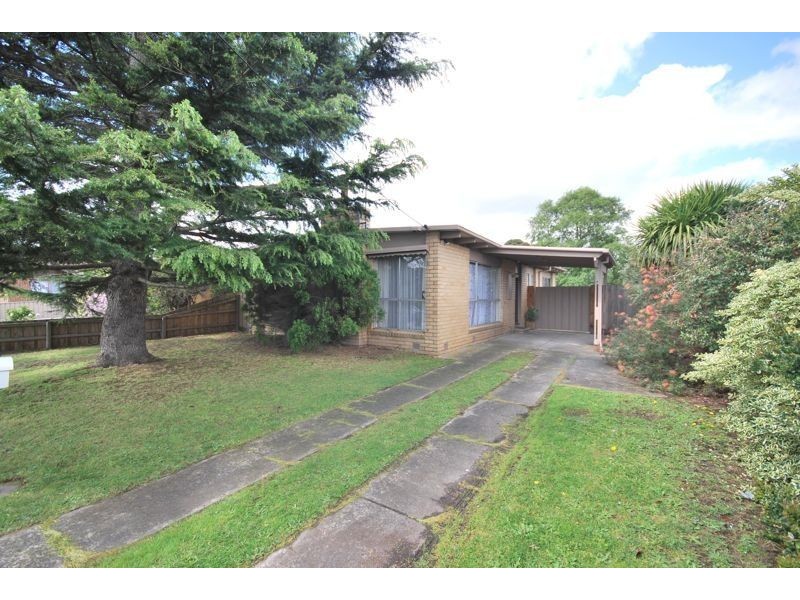 14 Mclaren Avenue, Cranbourne VIC 3977