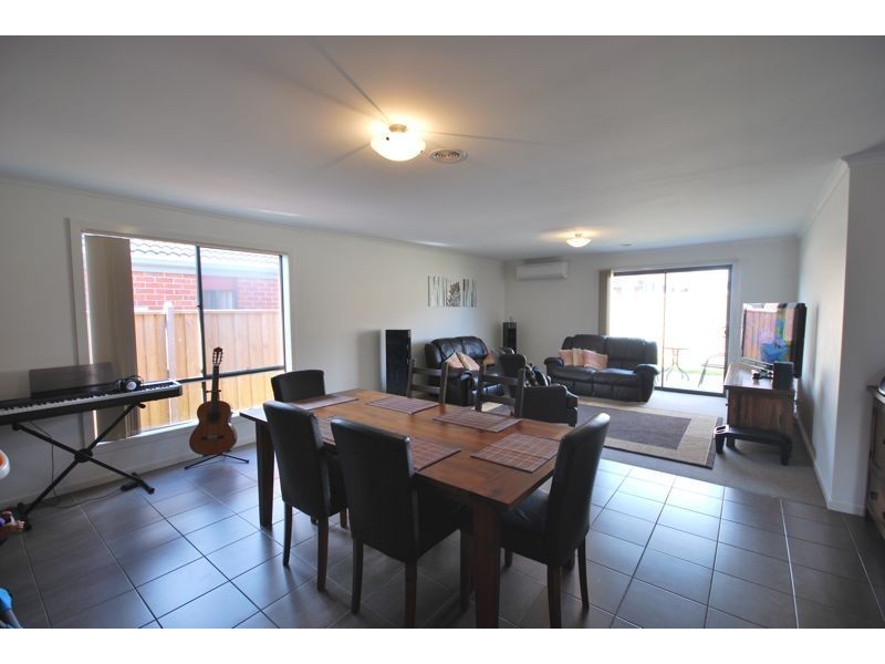 11 Banfield Place, Lyndhurst VIC 3975
