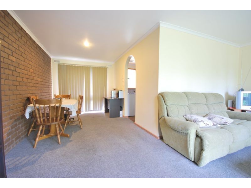 2/2 Fairfield Street, Cranbourne VIC 3977