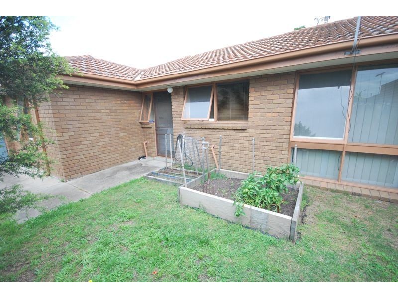 2/2 Fairfield Street, Cranbourne VIC 3977