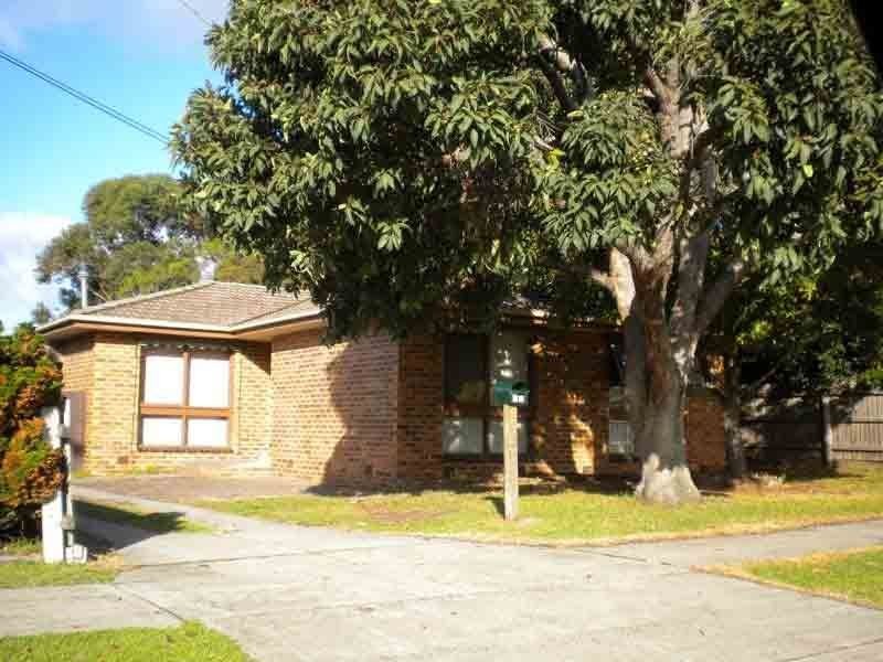 42 Fairbairn Road, Cranbourne VIC 3977