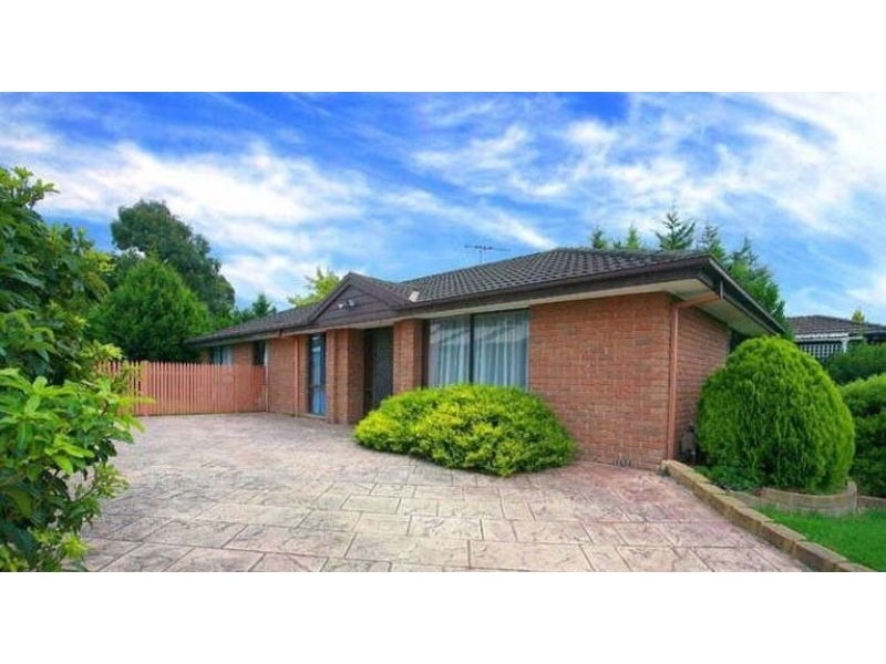 5 Hoysted Avenue, Cranbourne North VIC 3977