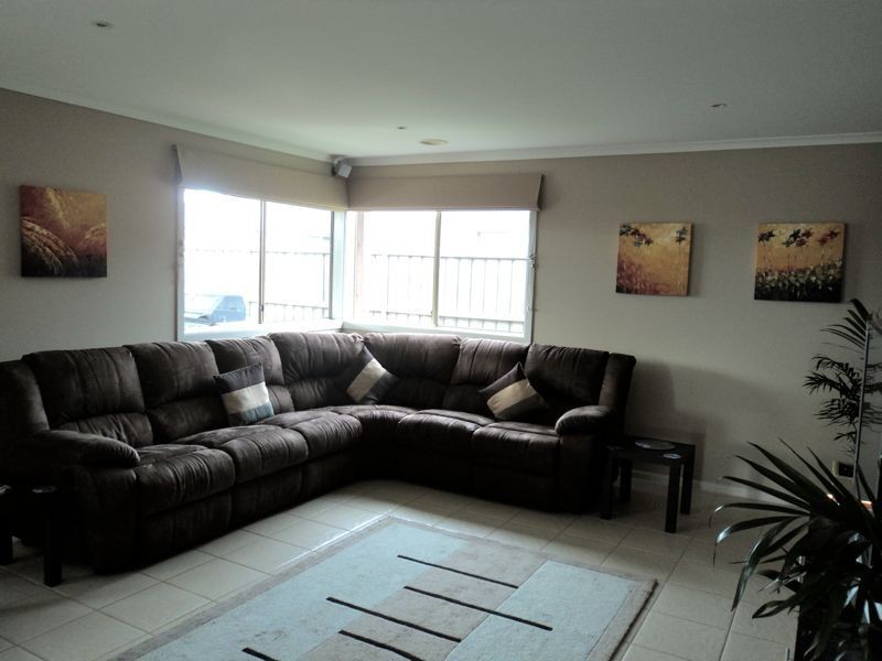 5 Derby Court, Cranbourne North VIC 3977