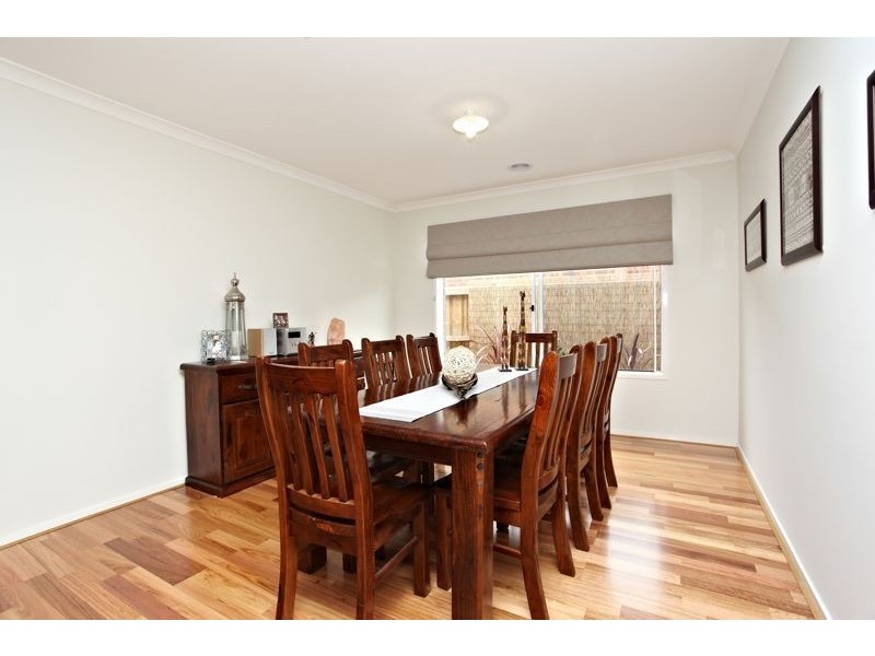 26 Mannavue Boulevard, Cranbourne North VIC 3977