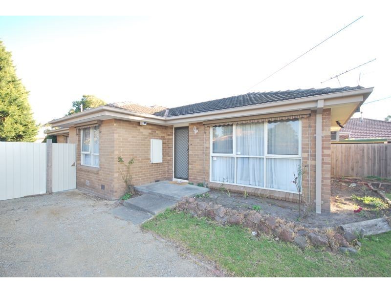 18 Fenfield Street, Cranbourne VIC 3977