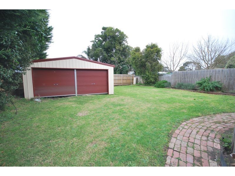 18 Fenfield Street, Cranbourne VIC 3977