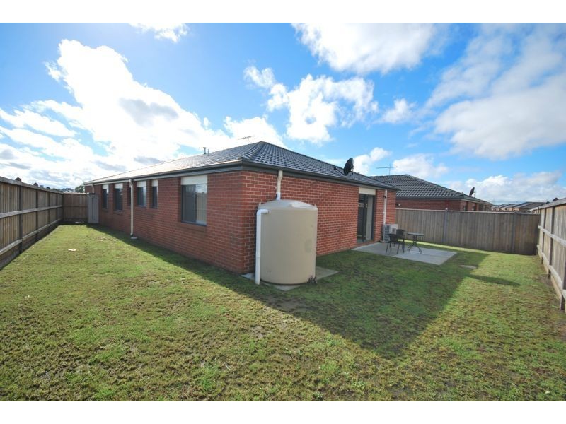 11 Banfield Place, Lyndhurst VIC 3975