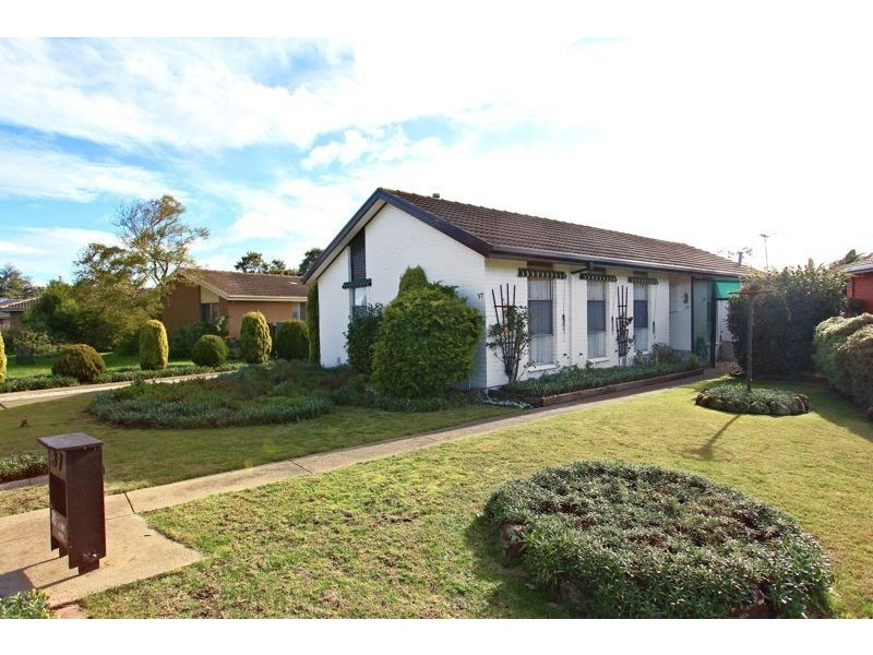 37 Sladen Street, Cranbourne VIC 3977