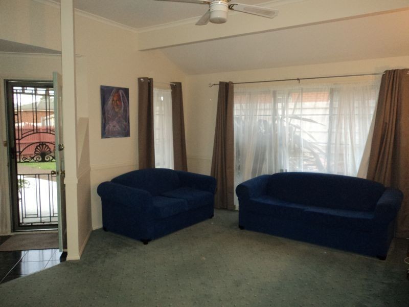 21 Scarborough Avenue, Cranbourne West VIC 3977