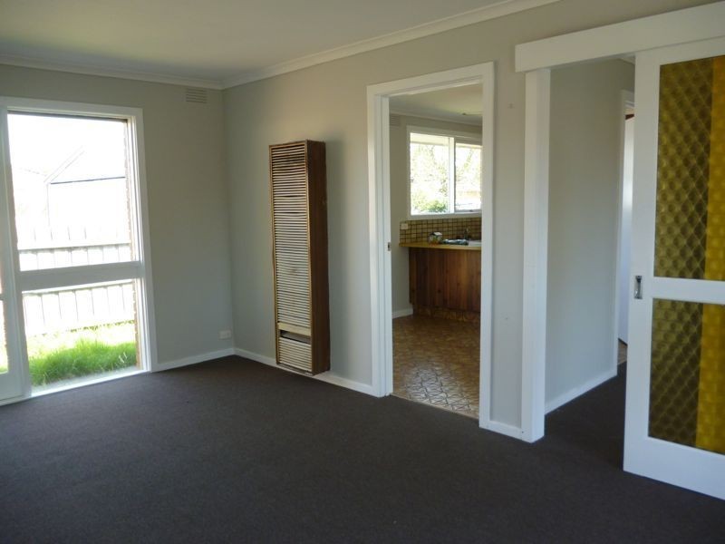 2/13 Alexander Street, Cranbourne VIC 3977