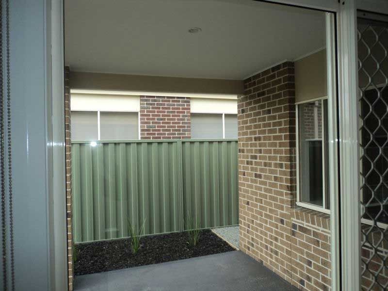 27 Moore Mews, Pakenham VIC 3810