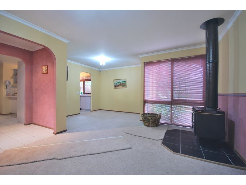 30 Hoysted Avenue, Cranbourne North VIC 3977