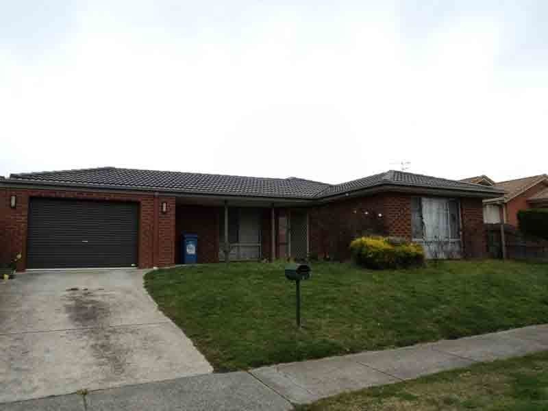 127 Lawless Drive, Cranbourne North VIC 3977
