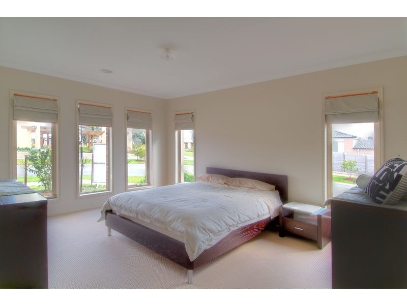 Cranbourne North VIC 3977